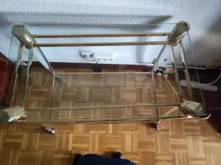 Mesa auxiliar cristal y metacrilato