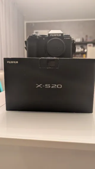 Fujifilm X-S20