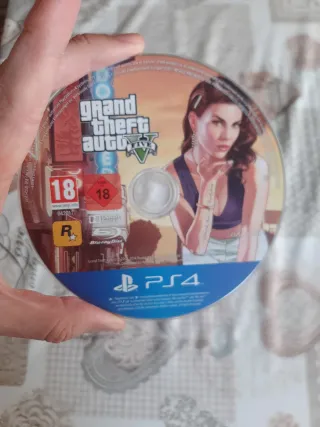 Grand Theft Auto V PS4 con mappa e manuale