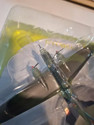 Avión Ilusión 11-4 1942 Escala 1:144