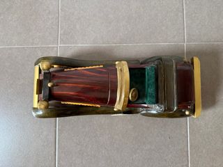 Coche decorativo de madera