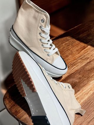 Zapatillas beige plataforma