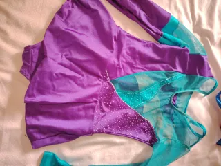 Maillot Patinaje Artístico Morado y Turquesa. 10A