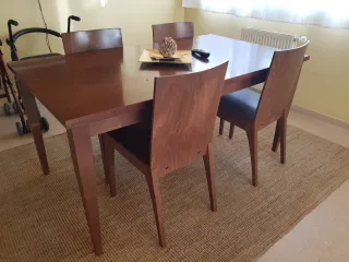 Mesa comedor madera con 4 sillas
