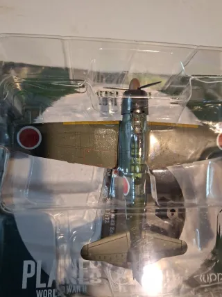 Avión Mitsubishi A6M Zero 1942 1:72