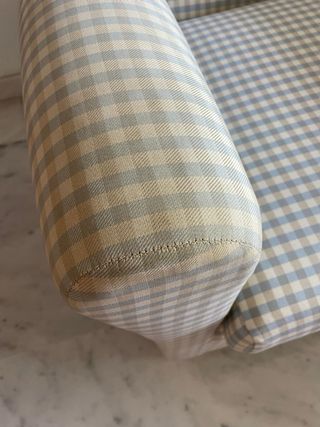 Sillón Orejero a Cuadros Beige y celeste