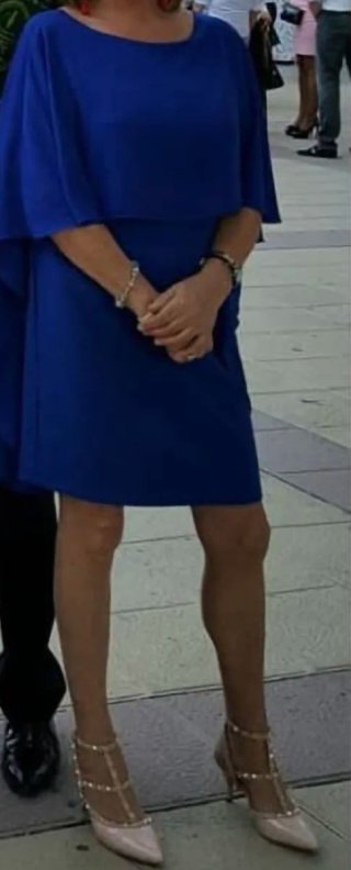 Vestido fiesta azul eléctrico.
