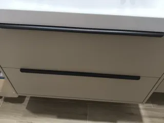 Perfil uñero para muebles metálico