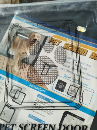 Puerta magnética para mascotas