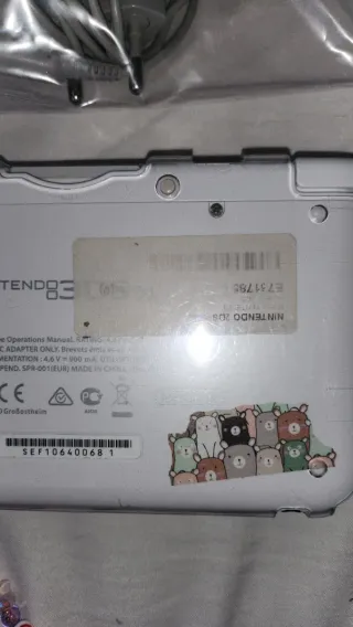 Nintendo 3DS XL Blanca con Cargador