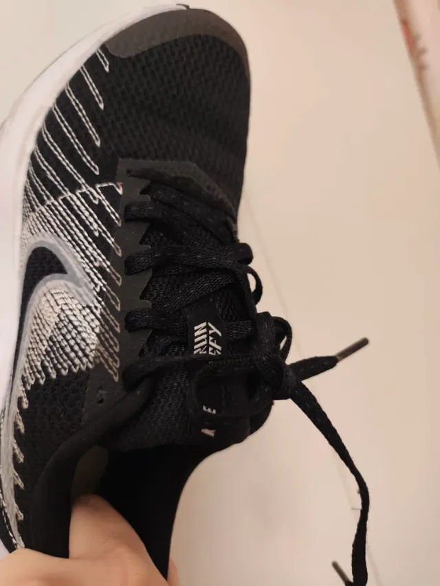 Nike Talla 37 Negro/Plata