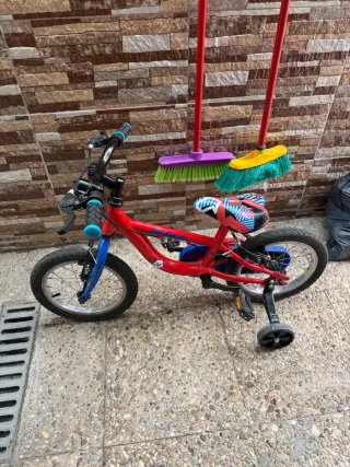 Bicicleta Infantil Roja y Azul