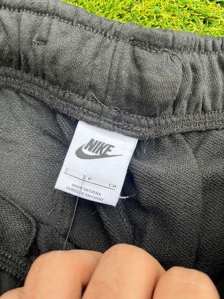 Pantalón chándal Nike negro nuevo