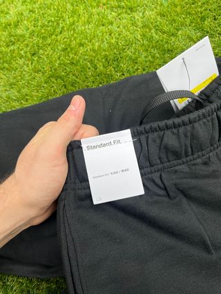 Pantalón chándal Nike negro nuevo