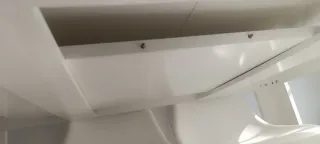 Mesa de comedor blanca con 5 sillas