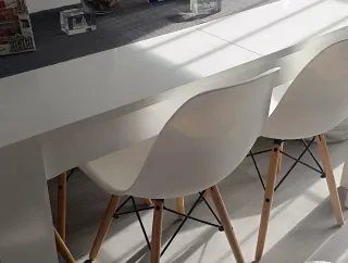 Mesa de comedor blanca con 5 sillas
