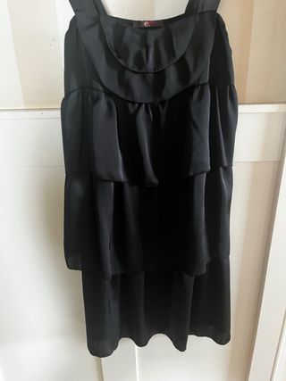 Vestido negro fiesta volantes talla M