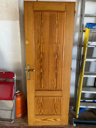 Puerta de madera interior