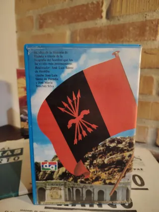 Lote VHS y Periódicos sobre Franco