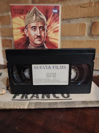 Lote VHS y Periódicos sobre Franco