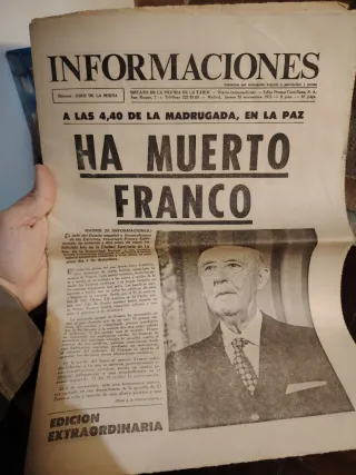 Lote VHS y Periódicos sobre Franco