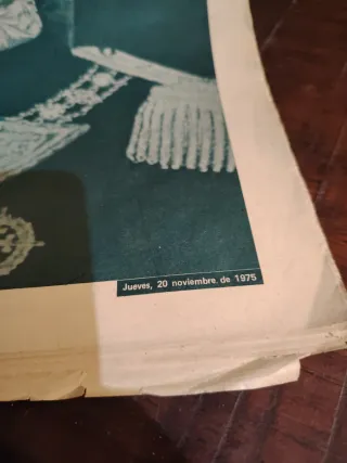 Lote VHS y Periódicos sobre Franco