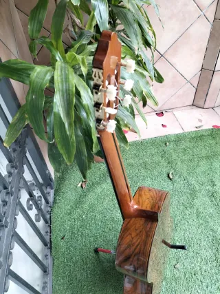 IMPRESIONANTE GUITARRA FLAMENCA VENDO O CAMBIO