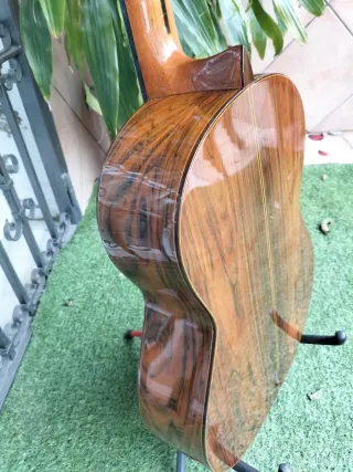 IMPRESIONANTE GUITARRA FLAMENCA VENDO O CAMBIO