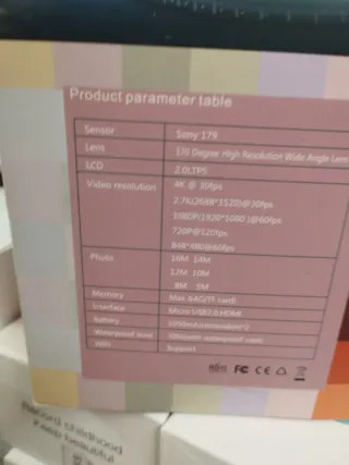 Cámara deportiva con carcasa