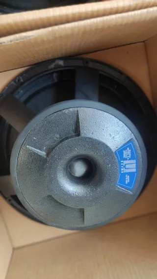 Beyma . Woofer . Altavoz . Speaker. Parlante