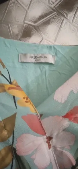 Abito floreale con vita elasticizzata