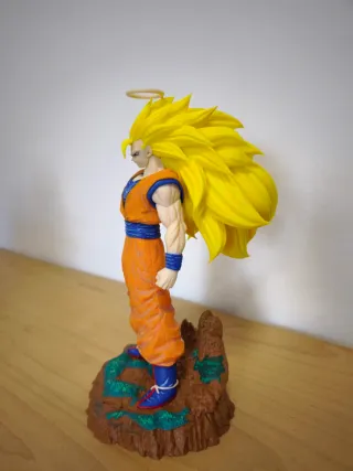 Figura Goku SSJ3 con Halo
