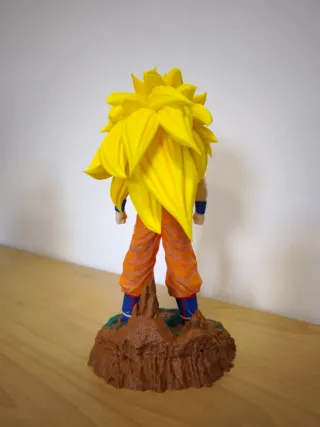 Figura Goku SSJ3 con Halo