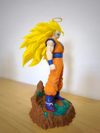 Figura Goku SSJ3 con Halo