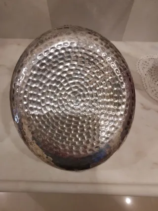 Cesta antigua de alpaca con asa