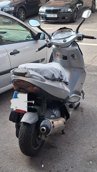 Aprilia Leonardo Maxi Scooter
