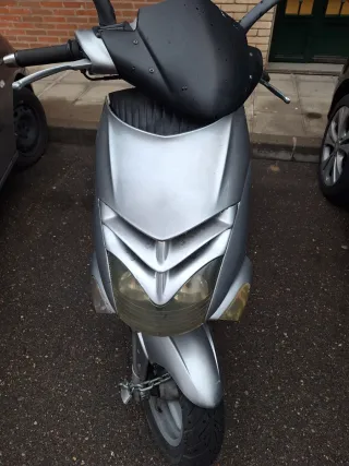 Aprilia Leonardo Maxi Scooter