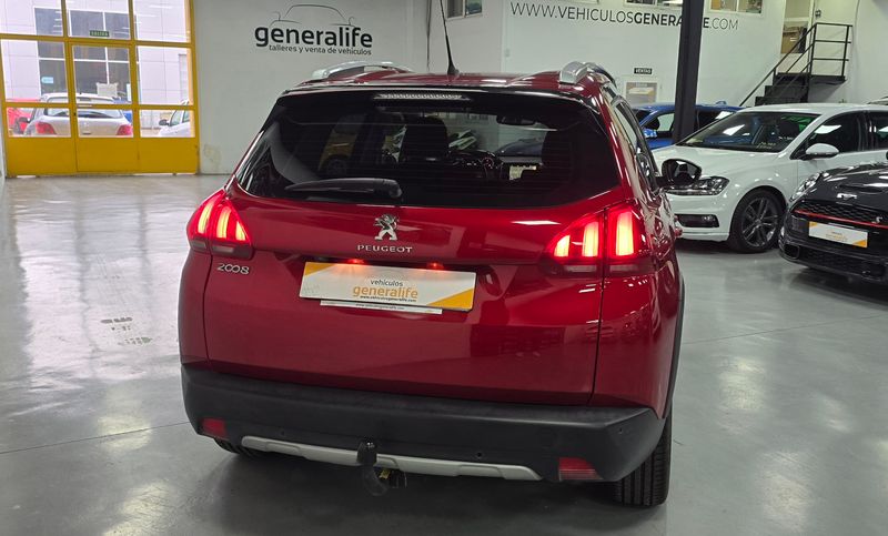 Peugeot 2008 1.2 Pure Tech S&S Allure Aut. 2018, foto 5