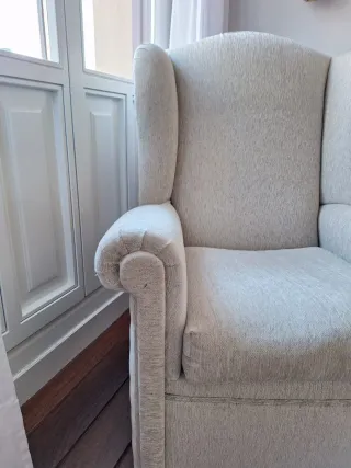 Butaca orejera vintage tela y madera