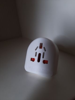 Adaptador Enchufe Universal a enchufe Europeo