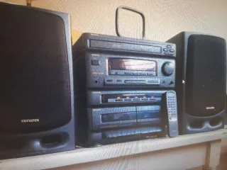 Cadena de música Aiwa negra