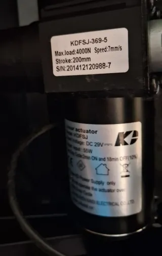 Sillón reclinable de piel negro