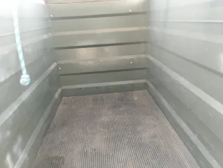 Remolque cerrado con freno