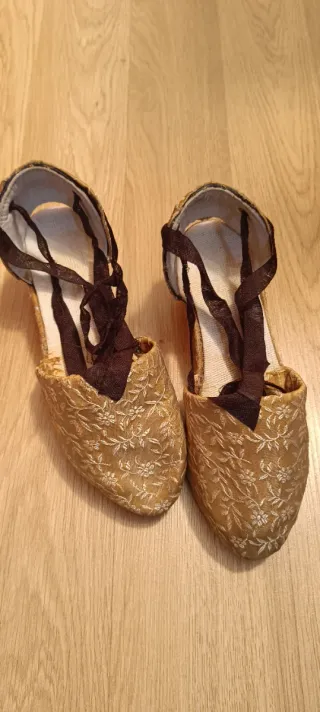 TRAJE DE HUERTANA ORO