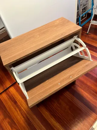 Zapatero de madera con 2 cajones