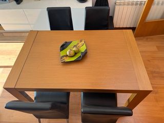 Mesa comedor extensible madera con sillas