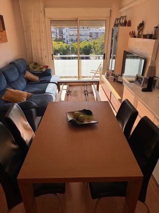 Mesa comedor extensible madera con sillas