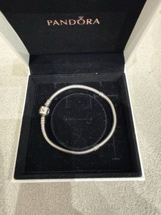 Pulsera Pandora Plata.