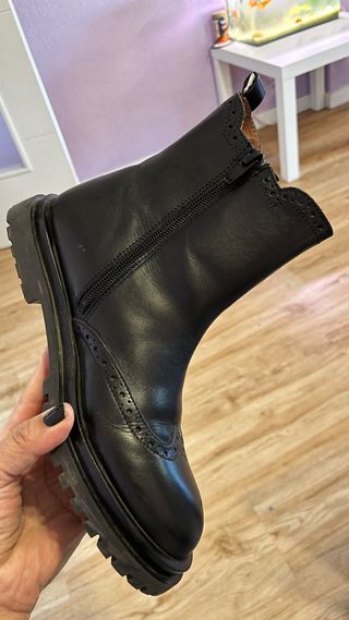 Botas Chelsea negras con detalle. Usadas 3 veces