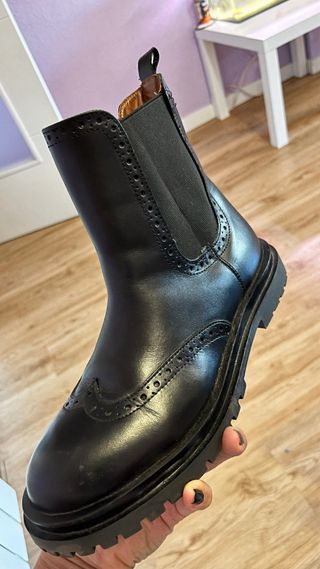 Botas Chelsea negras con detalle. Usadas 3 veces